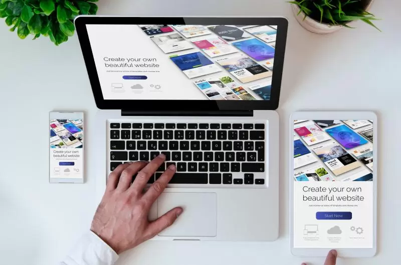 Site web gratuit versus site web payant : quelle option choisir ?