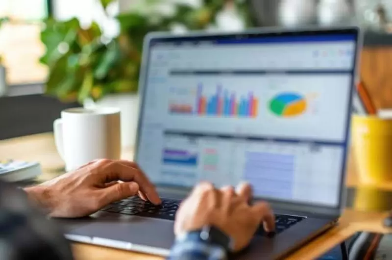 Comment le SEO et le SEA se renforcent mutuellement ?